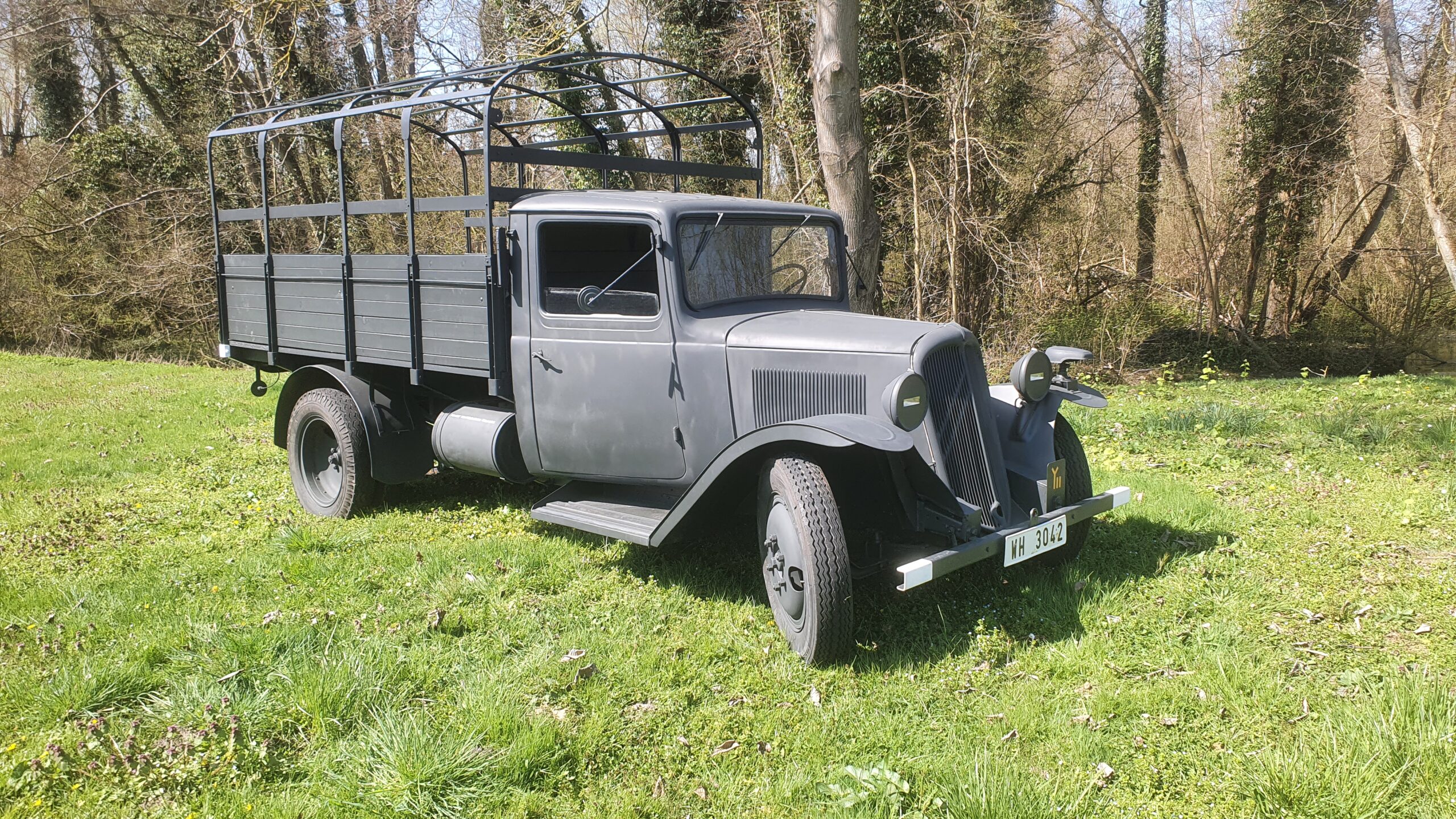 Camion Citroën U23 les Vers de Gris